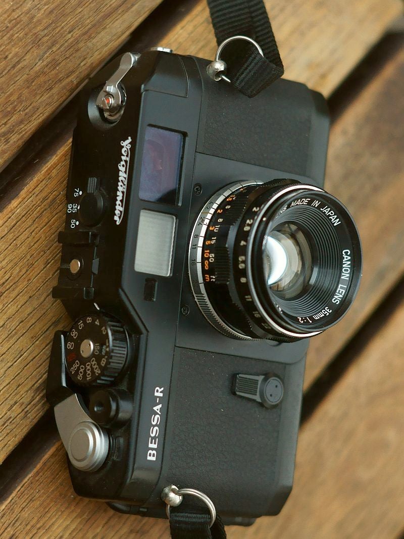 Canon 35/2.0
                on Bessa-R