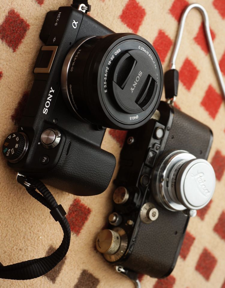 NEX-6 neben Leica III