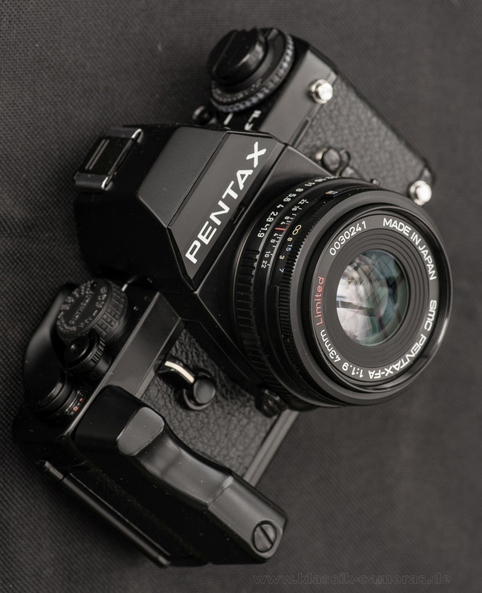 Pentax LX (ser.3) w. FA
            1.9/43 mm lens