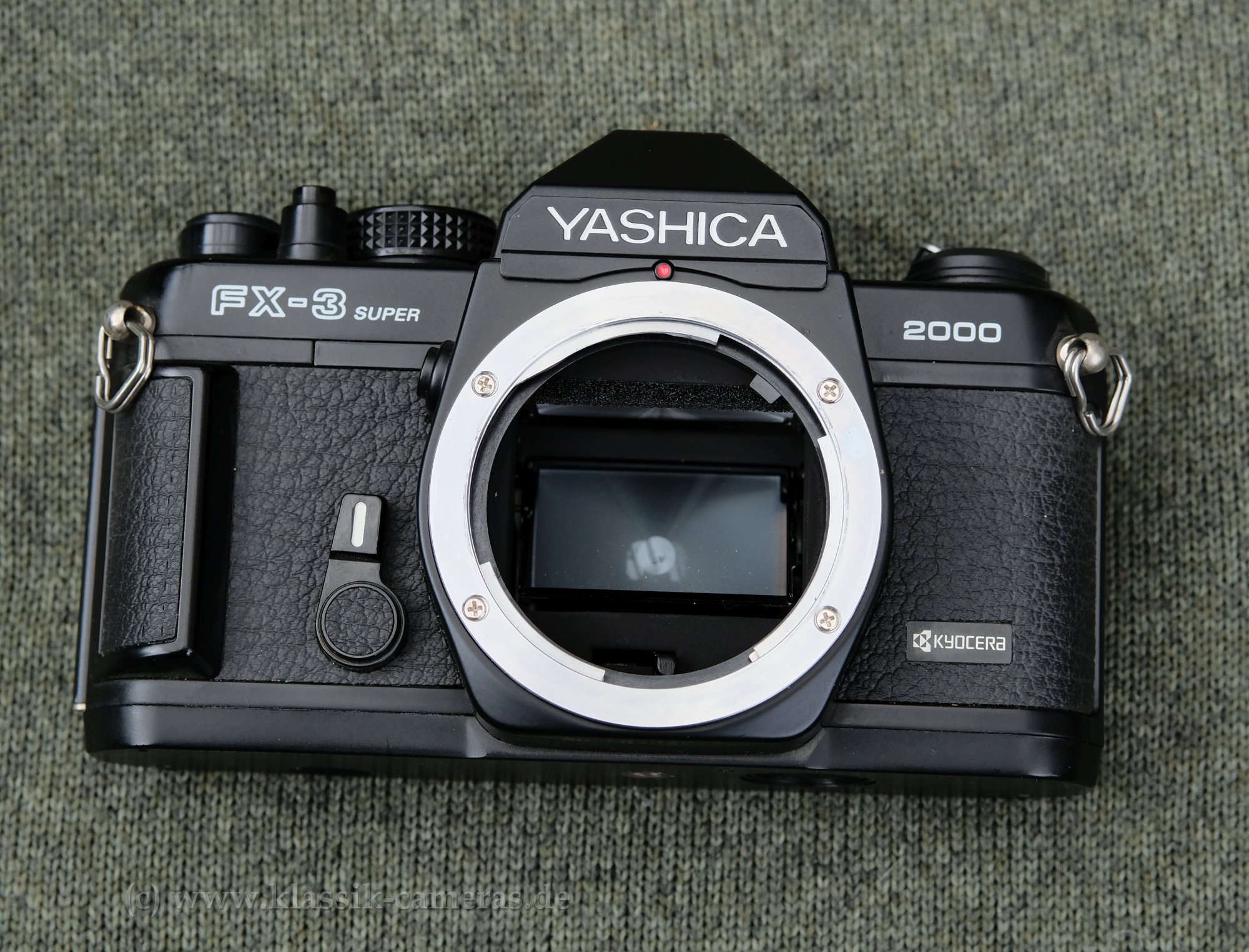 Yashica FX-3 super
            lens mount